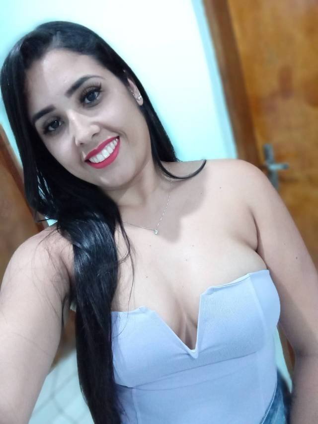 amadora rabuda putinha novinha vazada pelo corno