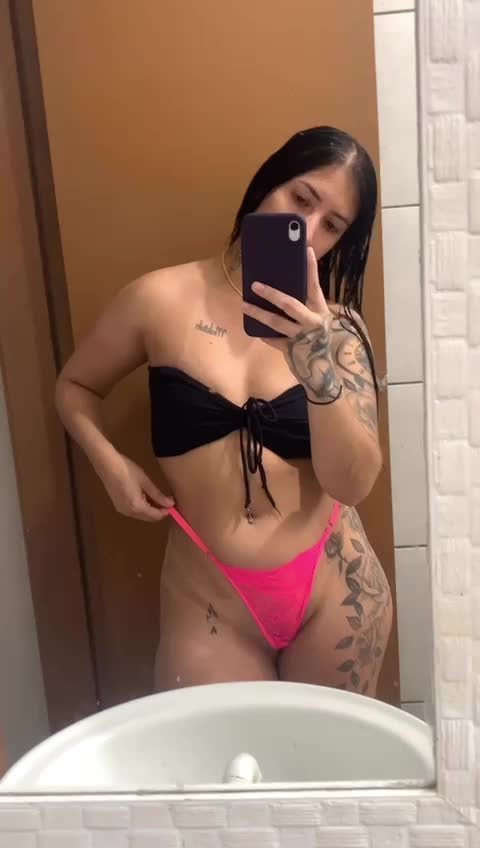Putinha amadora toda tatuada e cavala vazada, novinha gostosa
