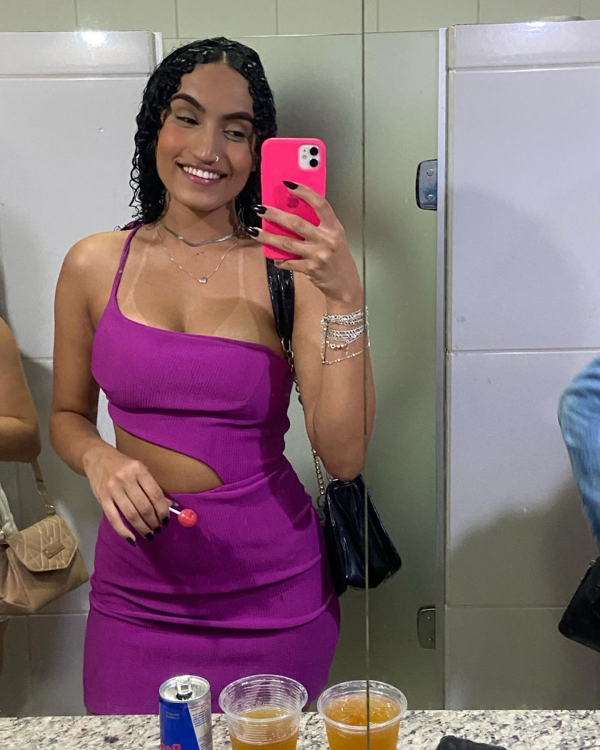 Morena Cacheada Novinha Boca De Veludo Rostinho Tesudo Pézinho Gostoso Pedindo Leite