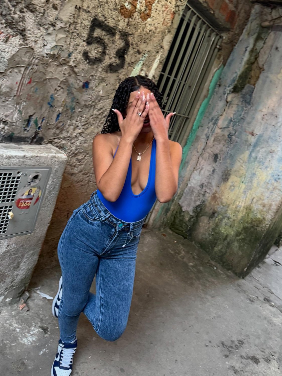 Branquinha Novinha Cacheada Rabuda Rostinho De Vagabunda Gostosa