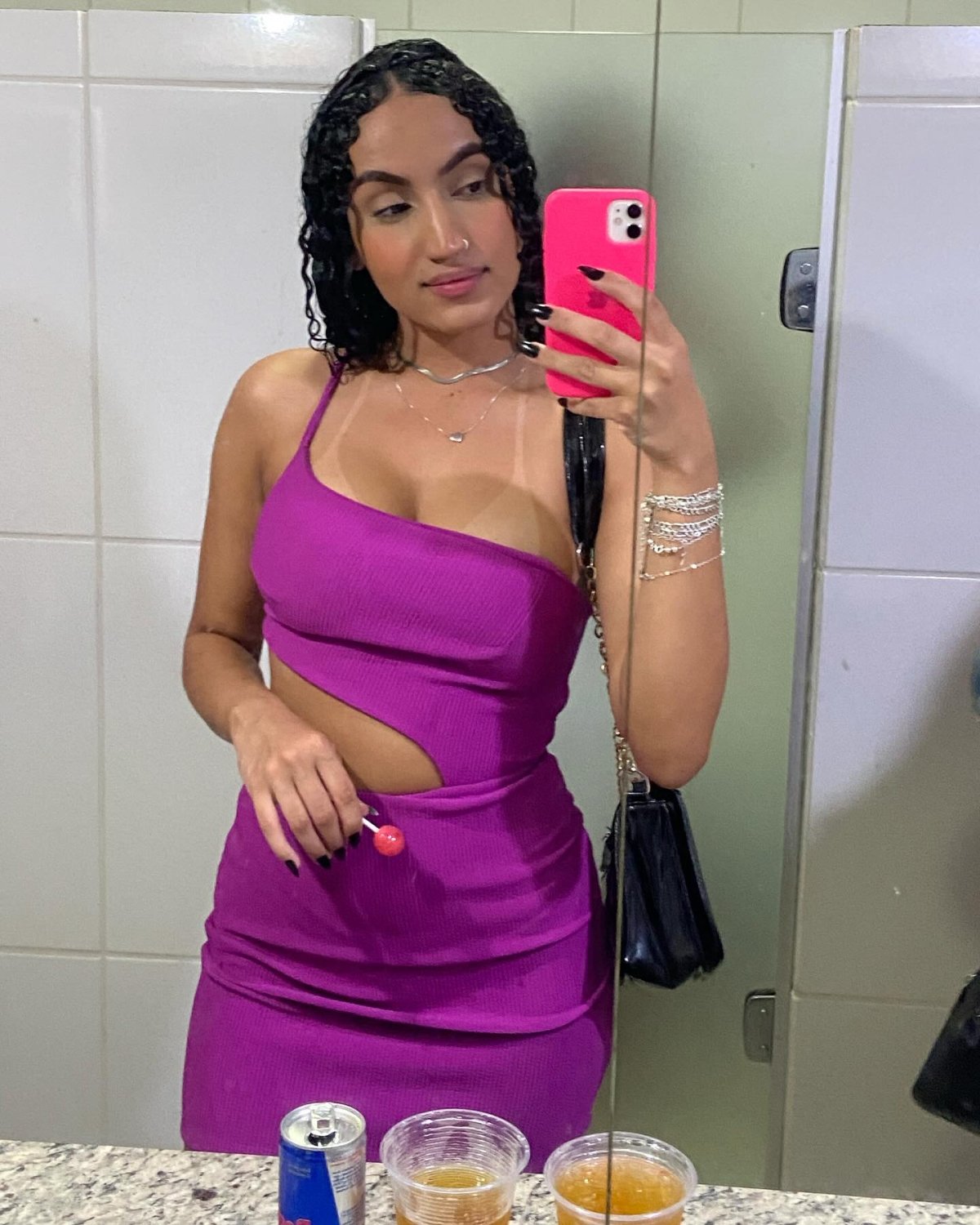 Morena Cacheada Novinha Boca De Veludo Rostinho Tesudo Pézinho Gostoso Pedindo Leite