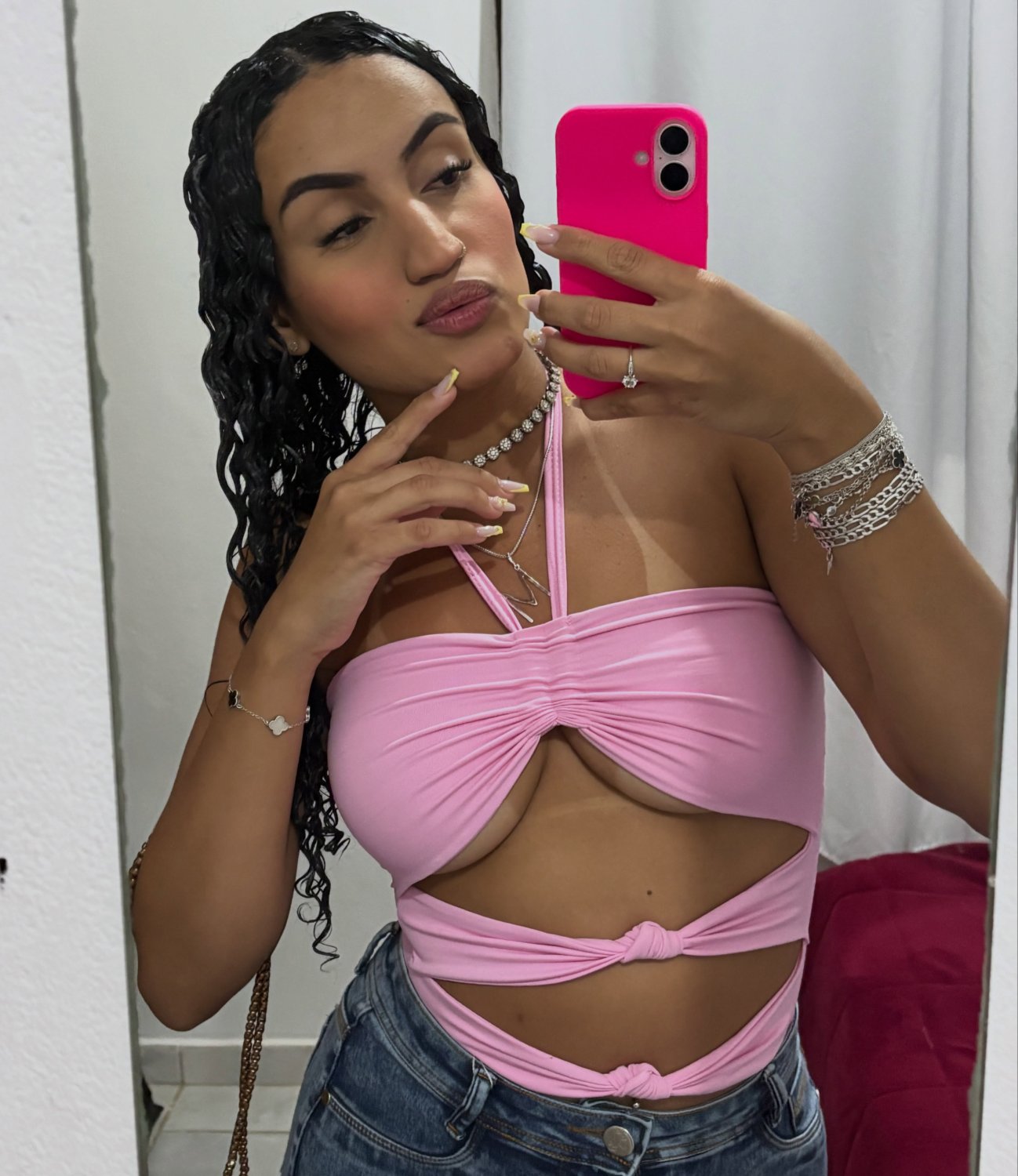 Morena Cacheada Novinha Boca De Veludo Rostinho Tesudo Pézinho Gostoso Pedindo Leite